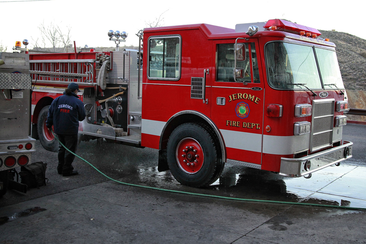 cleaning engine 111